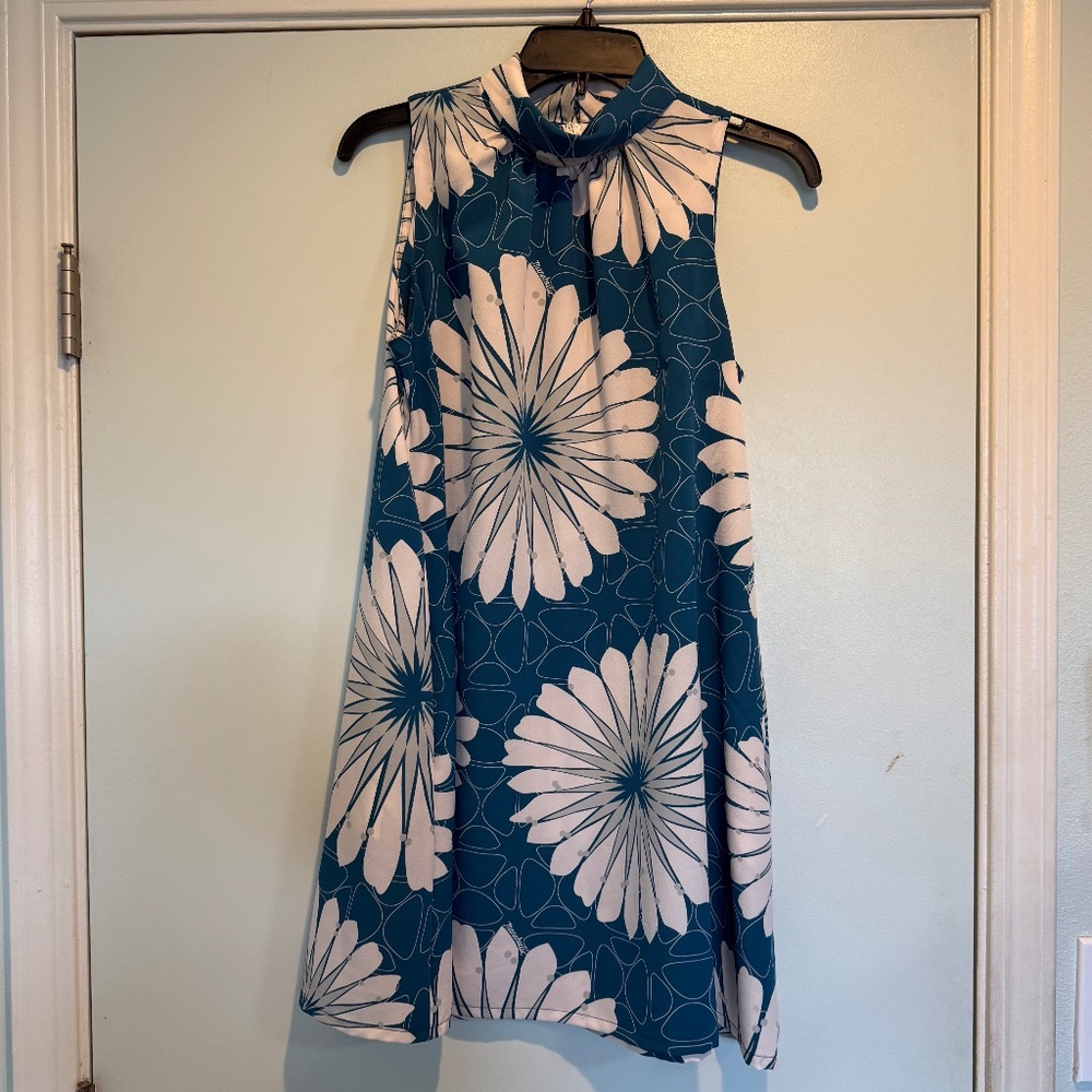 Manuhealii sleeveless dress